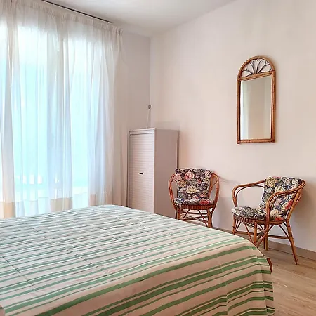 Mediterraneo 38 Апартаменты